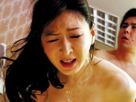 高級クラブの爆乳ママがホロ酔い誘惑店内中出し枕営業　サンプル画像09